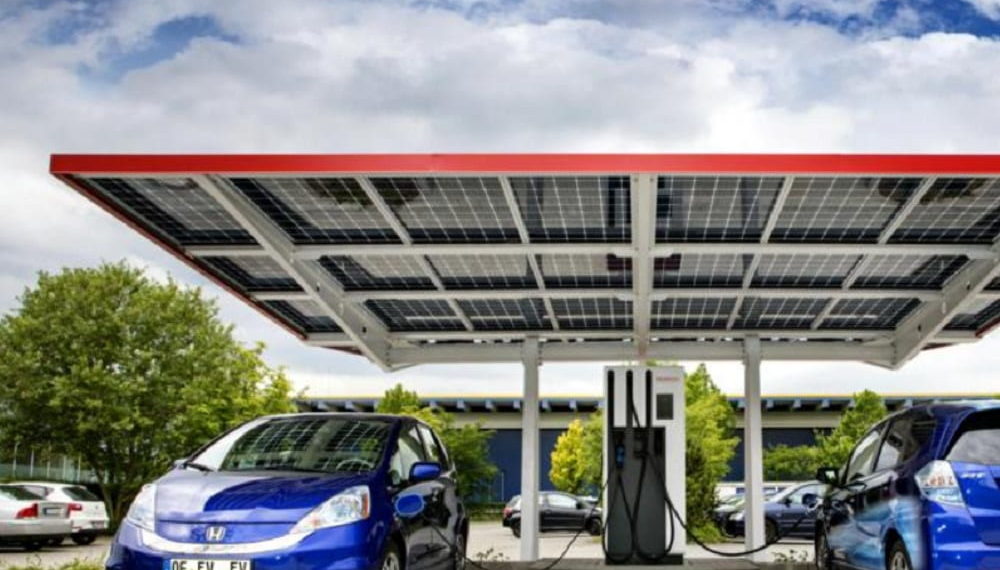 Electric vehicles and photovoltaics – the model for sustainable e-mobility