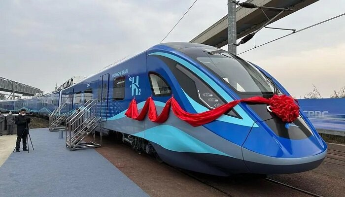 China launches its first semi high-speed hydrogen train, gets 600km range