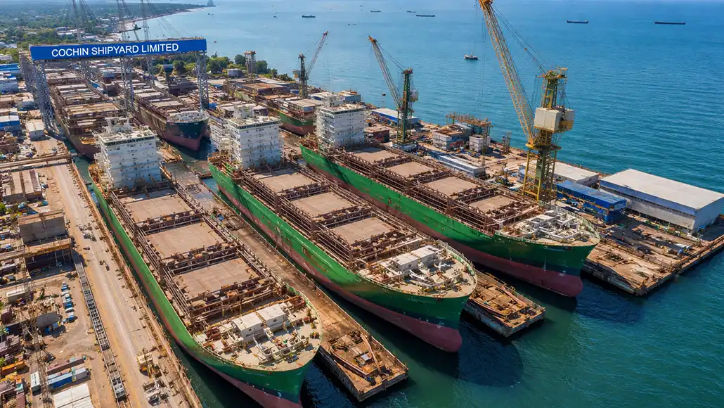 LNG fueled feeder vessels