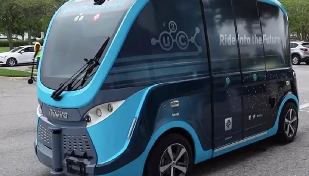 Supervised self-driving shuttles are moving COVID-19 tests in Florida
