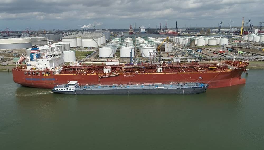 Waterfront Shipping launches barge-to-ship methanol bunkering operation